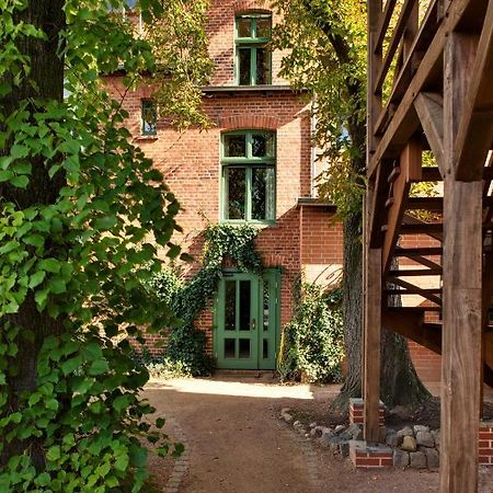 Gasthaus Und Pension "Zum Hauenden Schwein" Wörlitz Eksteriør billede
