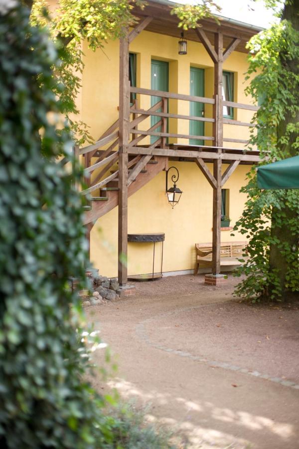 Gasthaus Und Pension "Zum Hauenden Schwein" Wörlitz Eksteriør billede