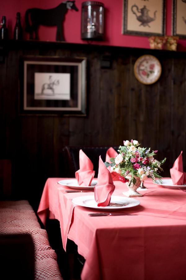 Gasthaus Und Pension "Zum Hauenden Schwein" Wörlitz Eksteriør billede